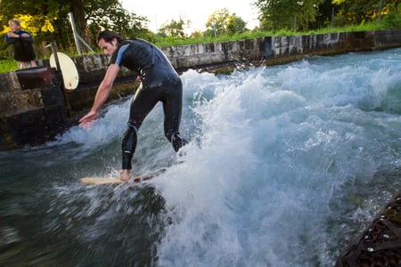 Surfen-Almkanal
